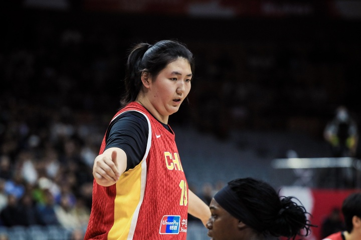 杨侃媒体人:张子宇打美国像河田美纪男被樱木顶住 要不到深位